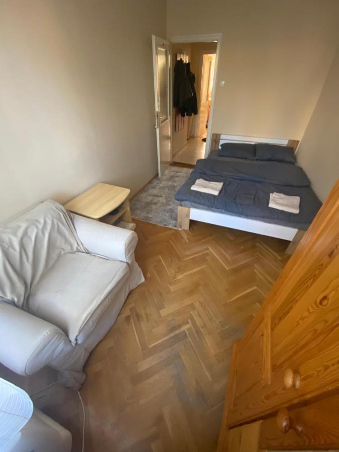 Oeguenc'S Apartment Szeged Esterno foto