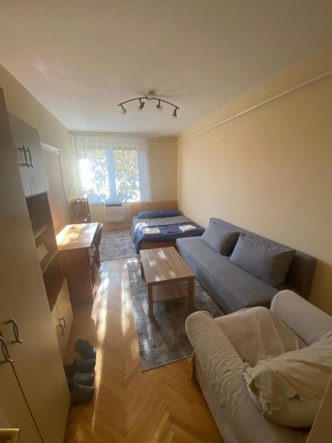 Oeguenc'S Apartment Szeged Esterno foto