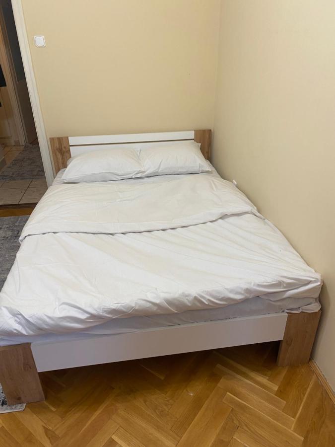 Oeguenc'S Apartment Szeged Esterno foto